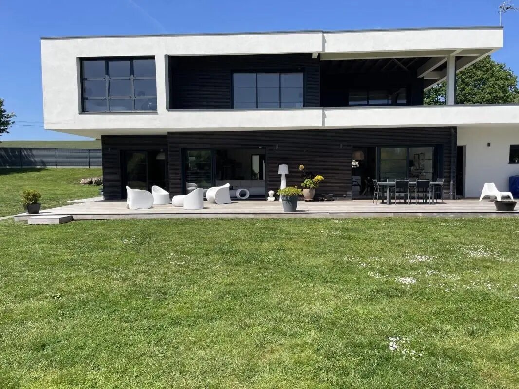 Maison à vendre, 187m², Plomodiern