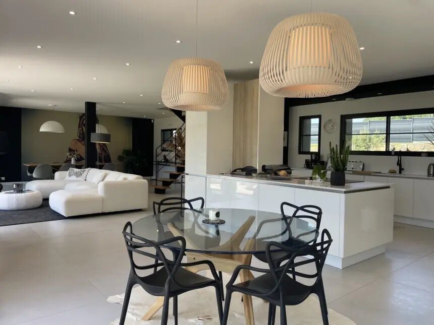 Maison à vendre, 187m², Plomodiern