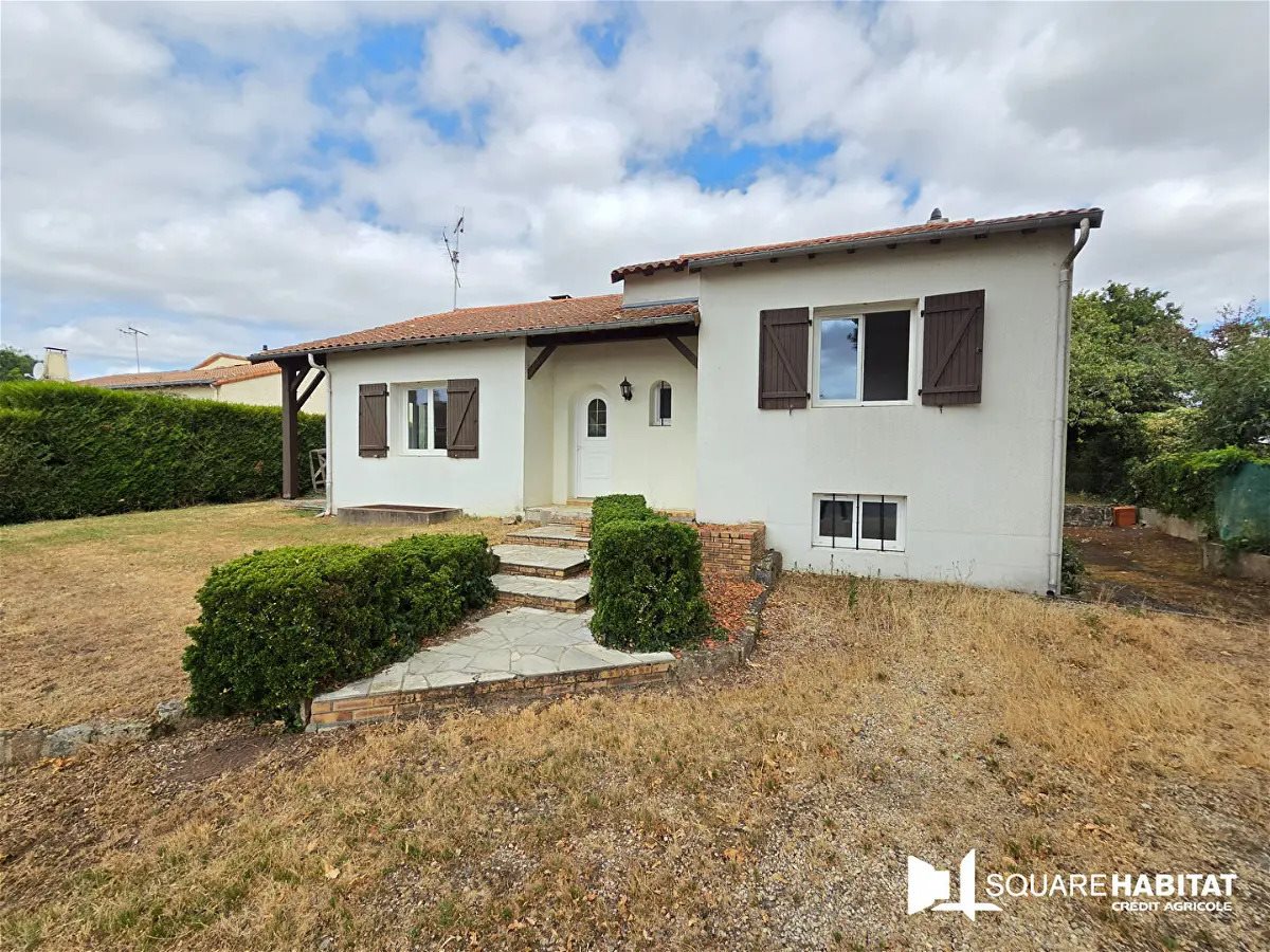 Maison à vendre, 121m², Nuaillé