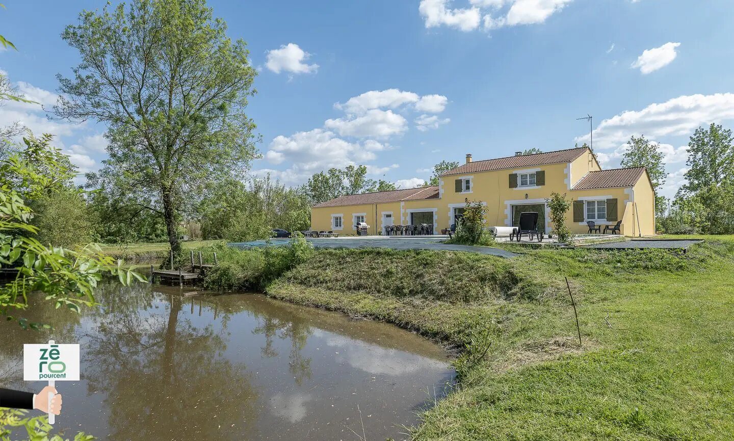 Maison à vendre, 280m², Mouzeuil-Saint-Martin