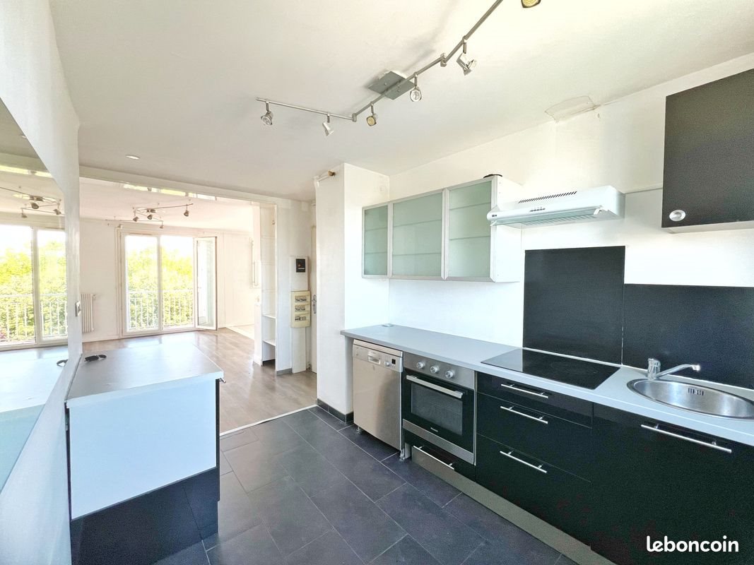Appartement à vendre, 66m², Pierre-Bénite