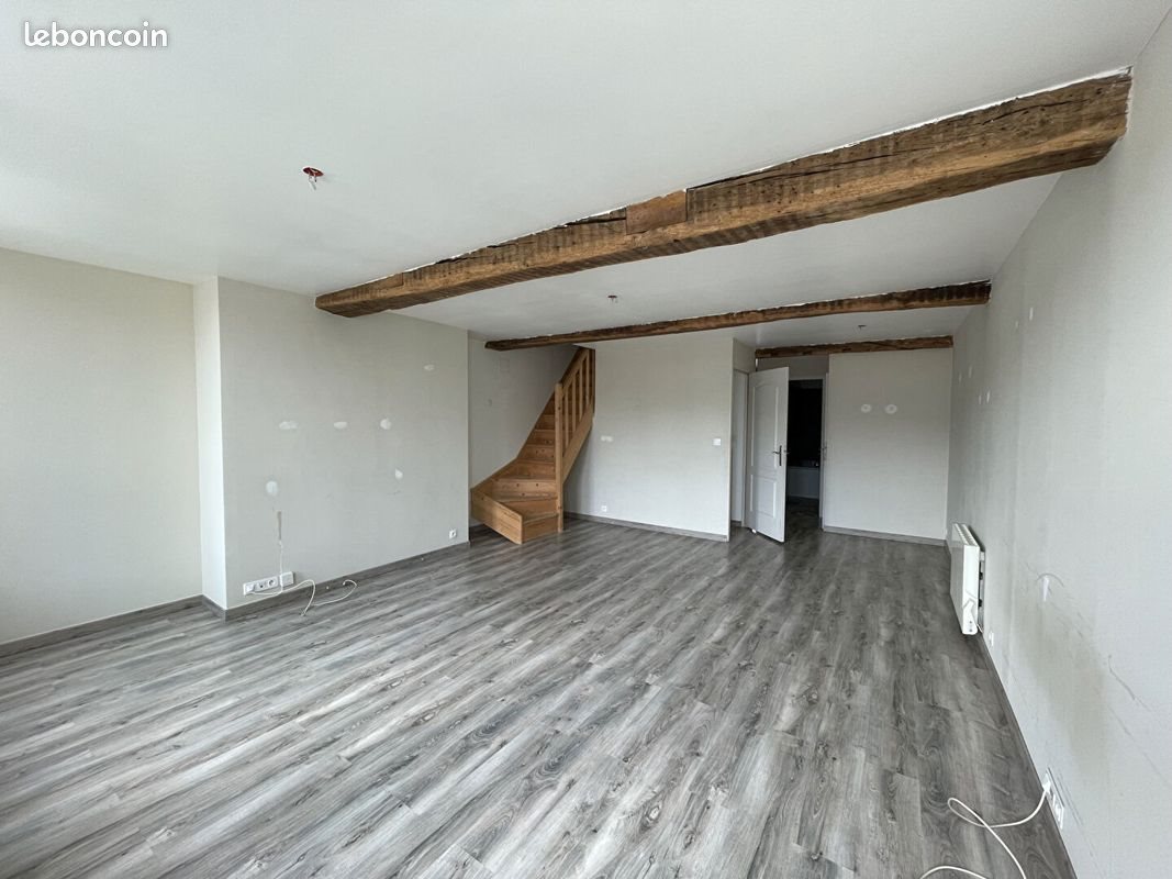 Appartement à louer, 83m², Montcornet