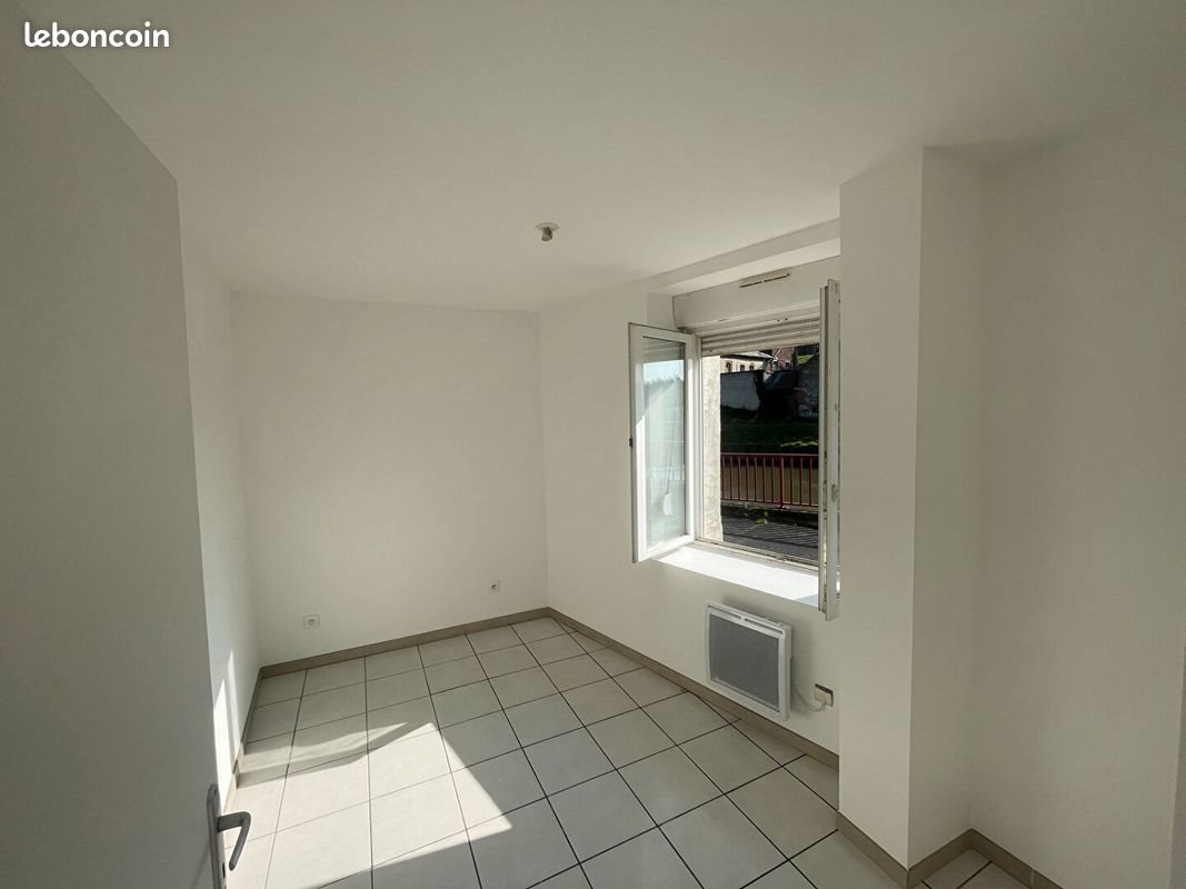 Appartement à louer, 55m², Etreux