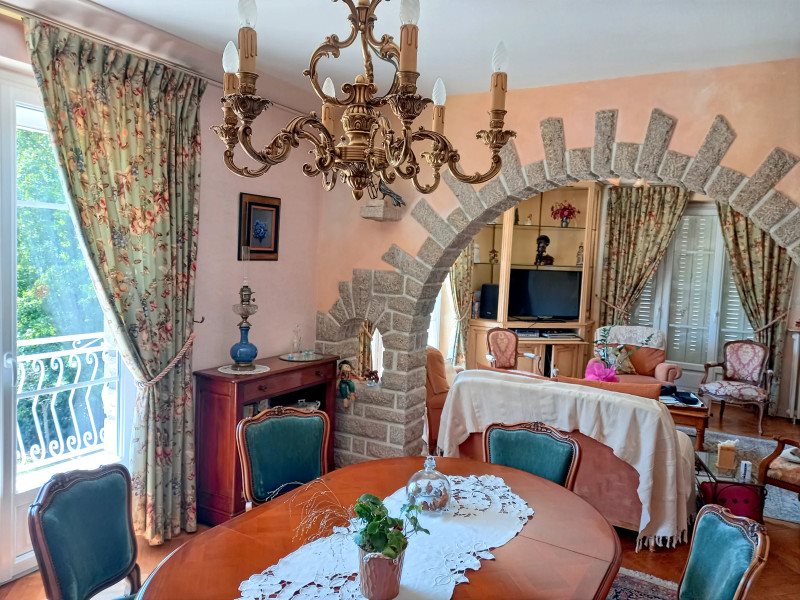Maison à vendre, 261m², Espartignac