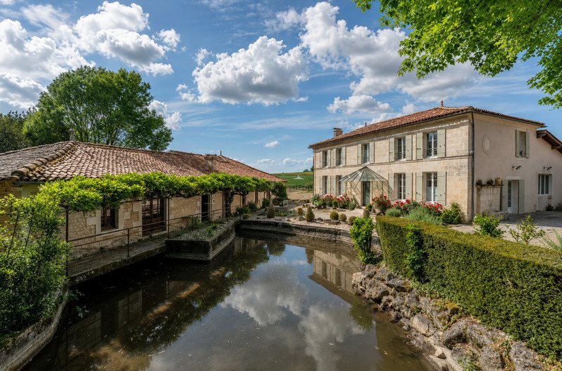 Maison à vendre, 350m², Saint-Maigrin