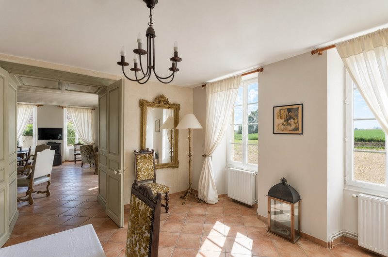 Maison à vendre, 350m², Saint-Maigrin