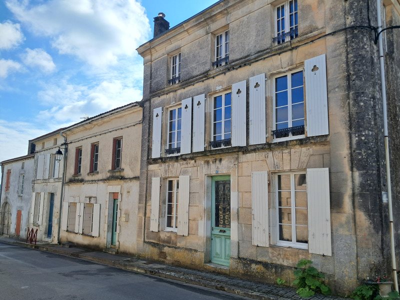 Maison à vendre, 287m², Neuvicq-le-Château