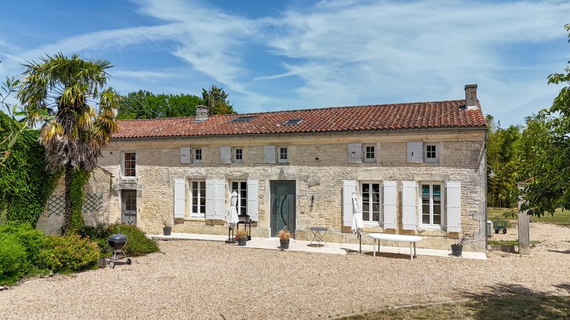 Maison à vendre, 238m², Louzignac
