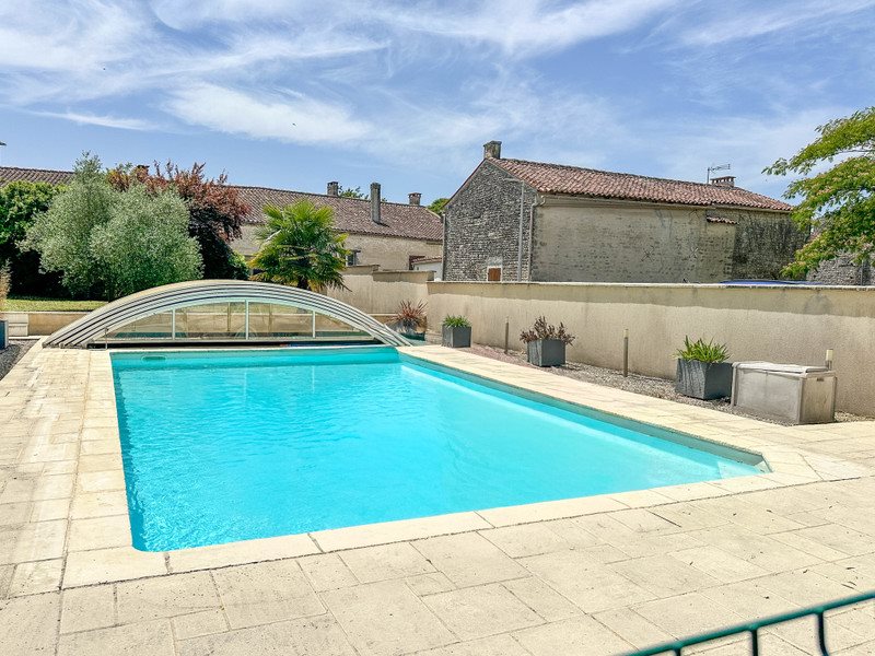 Maison à vendre, 238m², Louzignac
