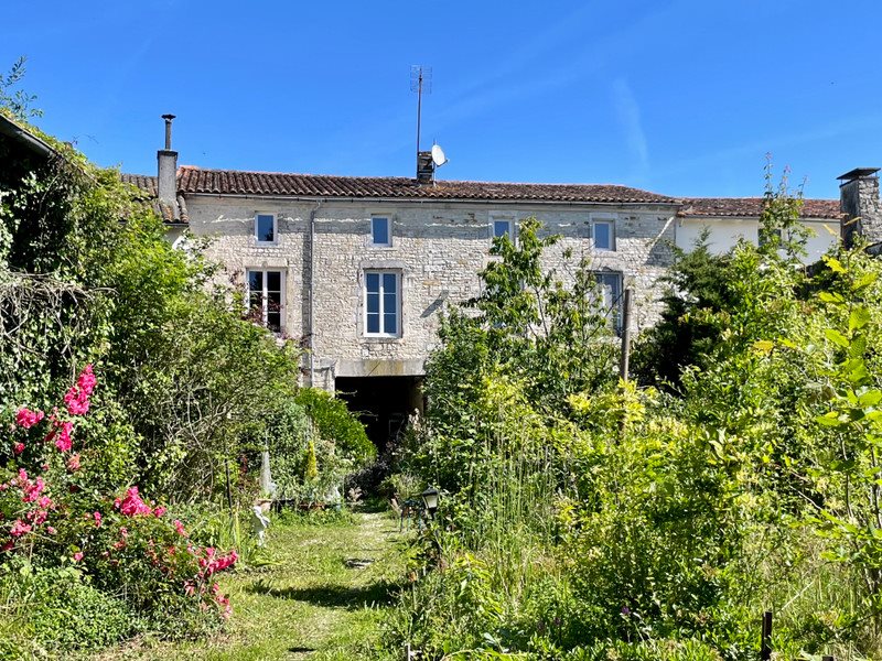 Maison à vendre, 224m², Aigre