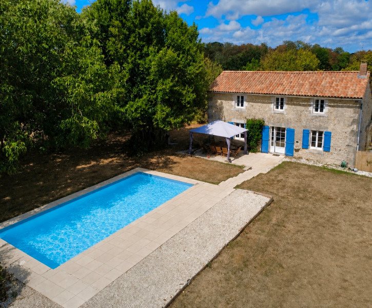 Maison à vendre, 173m², Nanteuil-en-Vallée