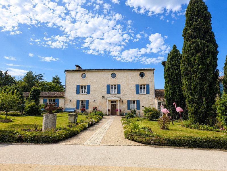 Maison à vendre, 379m², La Crèche