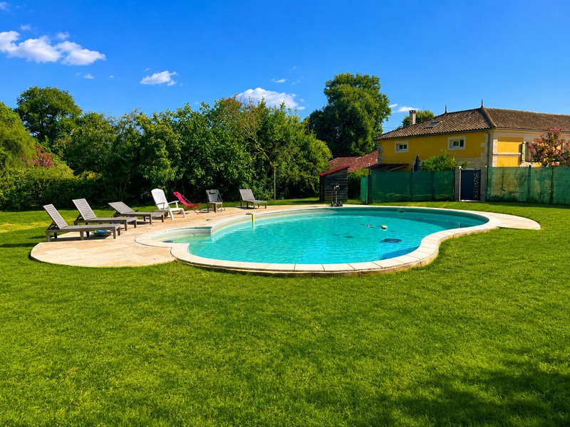 Maison à vendre, 364m², Saint-Simon-de-Bordes