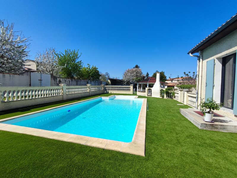 Maison à vendre, 198m², Roullet-Saint-Estèphe