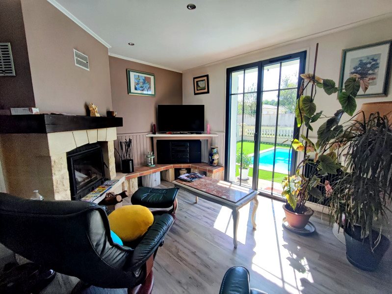 Maison à vendre, 198m², Roullet-Saint-Estèphe