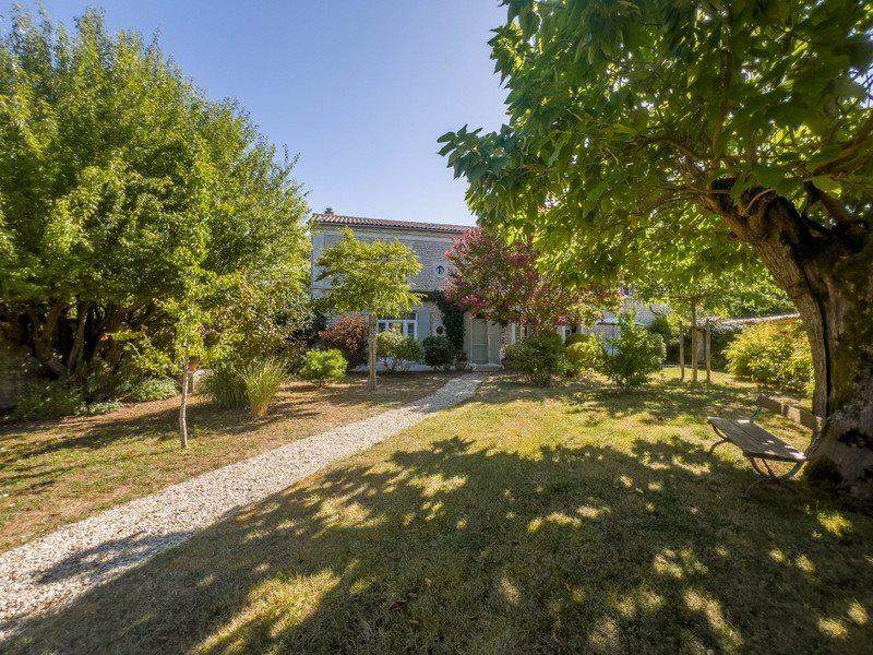 Maison à vendre, 338m², Asnières-sur-Nouère