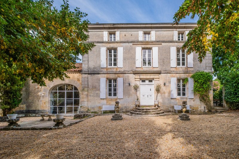Maison à vendre, 310m², Rougnac