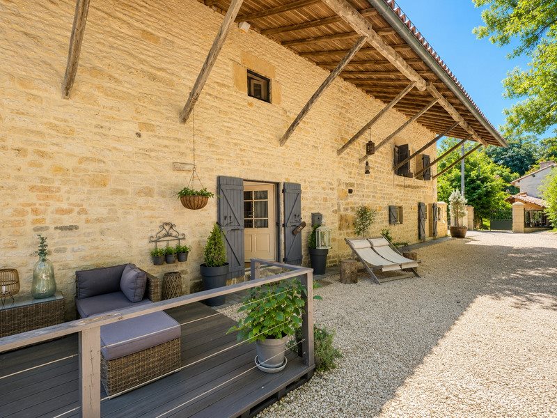 Maison à vendre, 165m², Nanteuil-en-Vallée