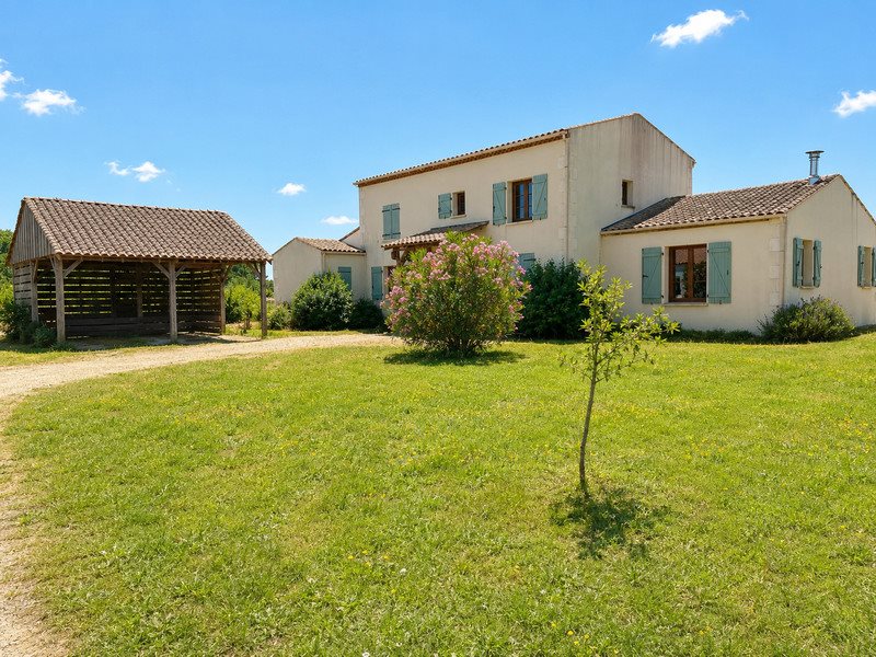Maison à vendre, 158m², Corme-Royal