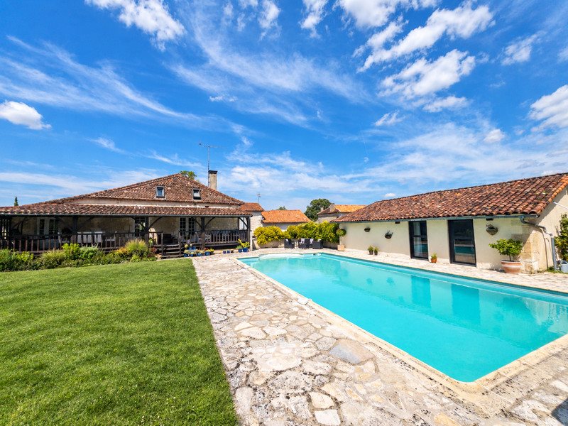 Maison à vendre, 352m², Saint-Romain