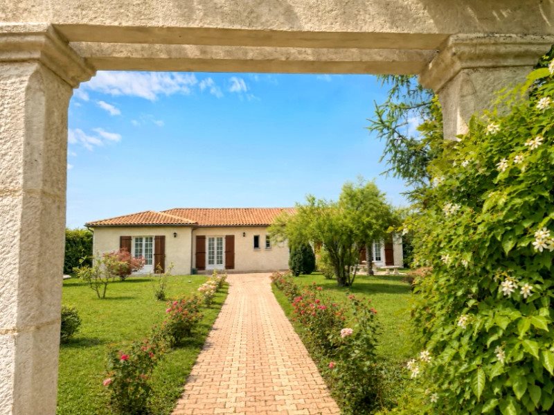 Maison à vendre, 153m², Hiersac