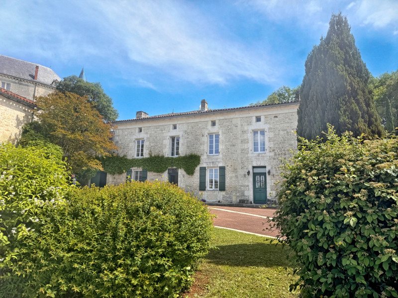 Maison à vendre, 215m², Mouthiers-sur-Boëme