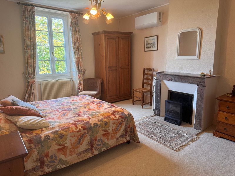 Maison à vendre, 215m², Mouthiers-sur-Boëme