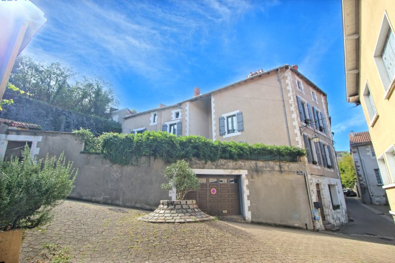 Maison à vendre, 244m², Confolens