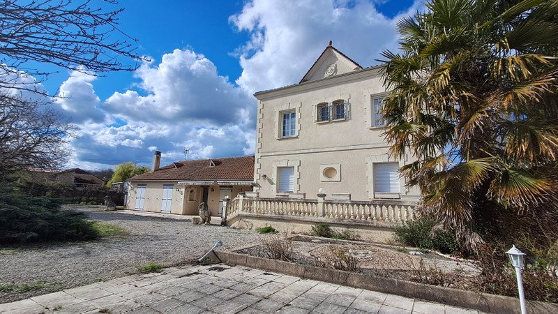 Maison à vendre, 320m², Champagne-et-Fontaine