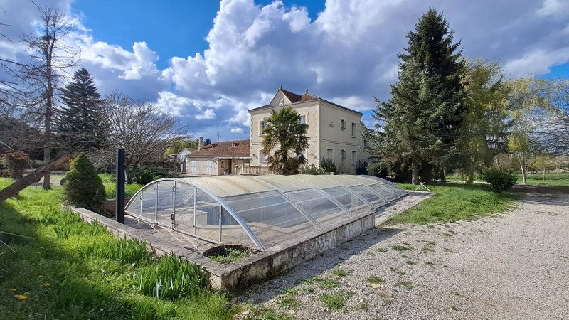 Maison à vendre, 320m², Champagne-et-Fontaine
