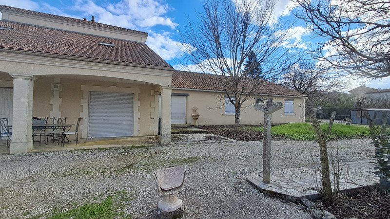 Maison à vendre, 320m², Champagne-et-Fontaine