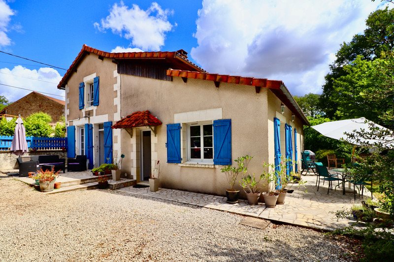 Maison à vendre, 157m², Montbron