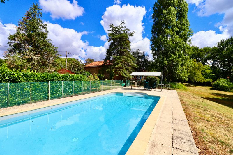 Maison à vendre, 157m², Montbron