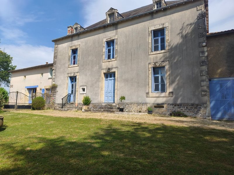 Maison à vendre, 322m², Sommières-du-Clain