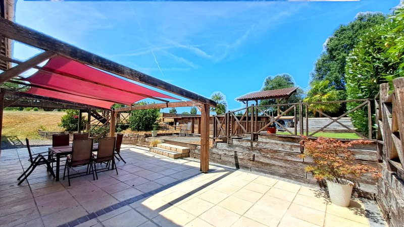 Maison à vendre, 271m², Les Salles-Lavauguyon