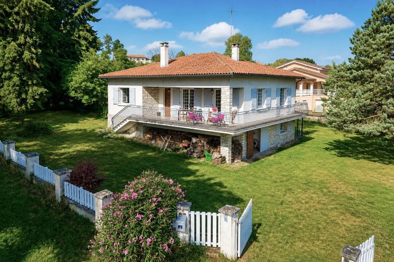 Maison à vendre, 146m², Chalais