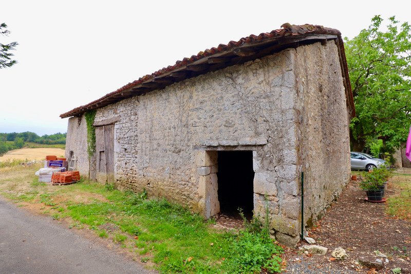 Maison à vendre, NaNm², Montbron