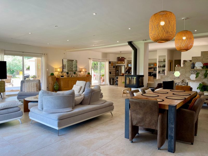 Maison à vendre, 246m², Besse-sur-Issole