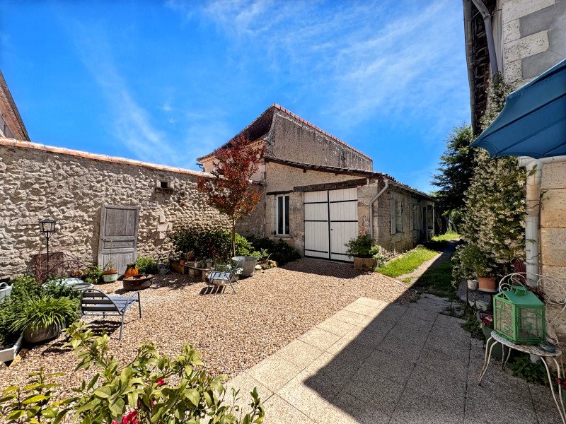 Maison à vendre, 110m², Montmoreau-Saint-Cybard