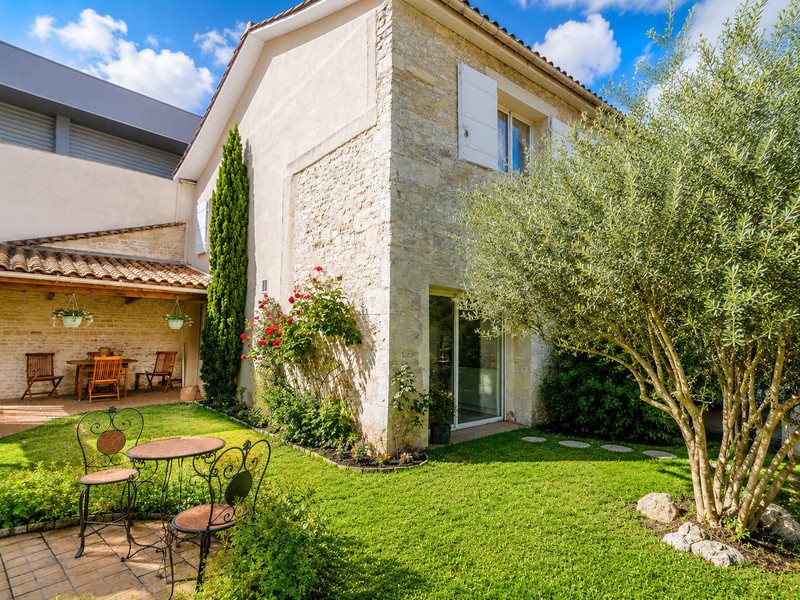 Maison à vendre, 162m², Aigre