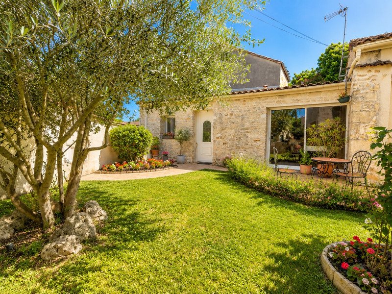 Maison à vendre, 162m², Aigre