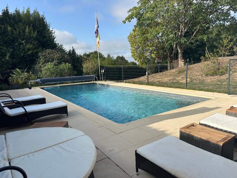 Maison à vendre, 161m², Saint-Saud-Lacoussière