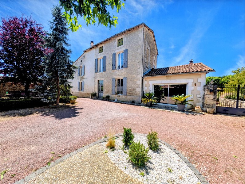 Maison à vendre, 238m², Verteuil-sur-Charente