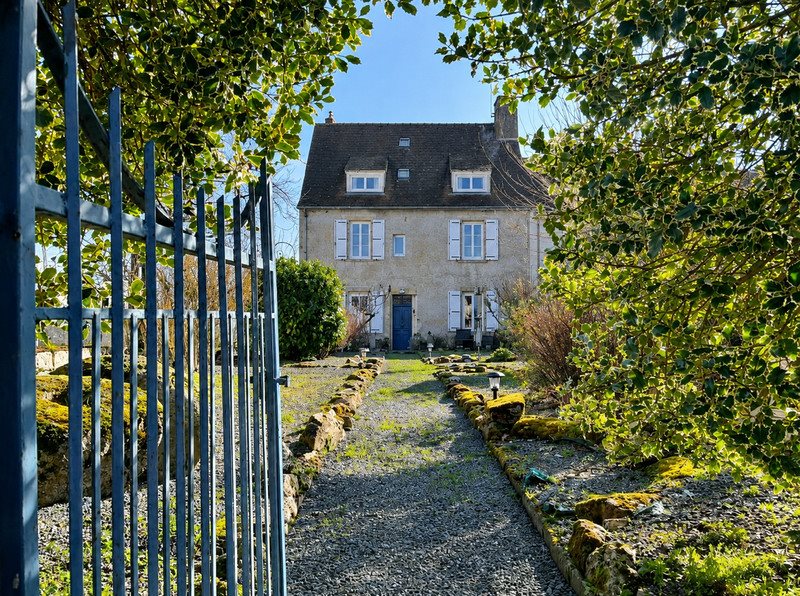 Maison à vendre, 201m², Châtelus-Malvaleix