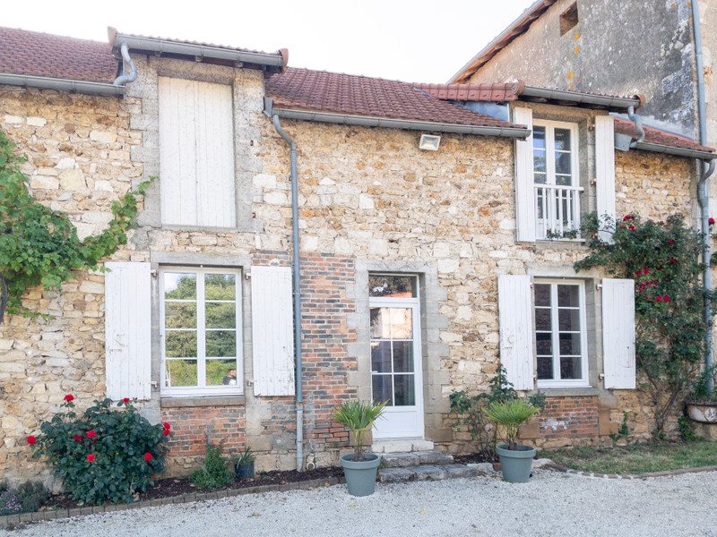 Maison à vendre, 172m², Chasseneuil-sur-Bonnieure