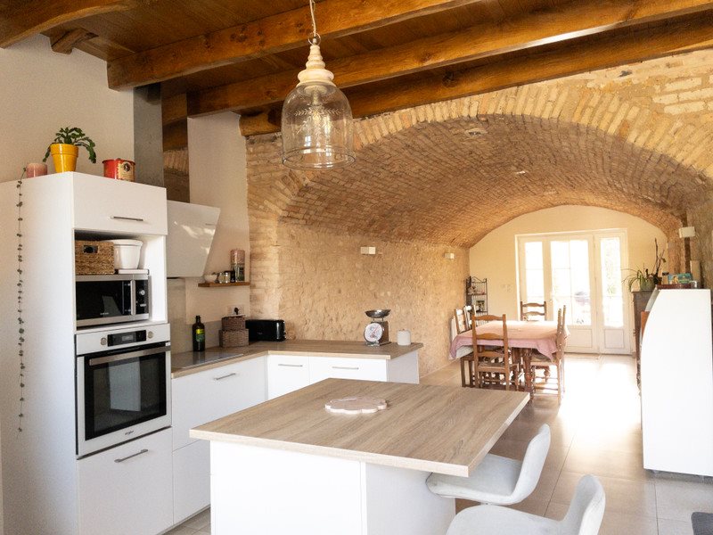 Maison à vendre, 172m², Chasseneuil-sur-Bonnieure