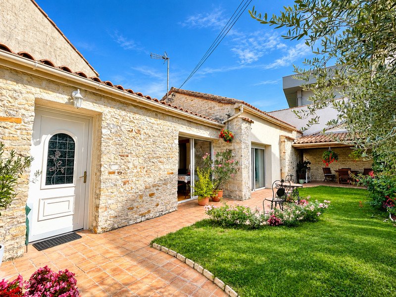 Maison à vendre, 162m², Aigre