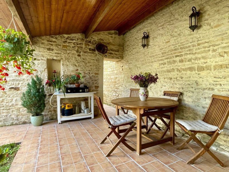 Maison à vendre, 162m², Aigre