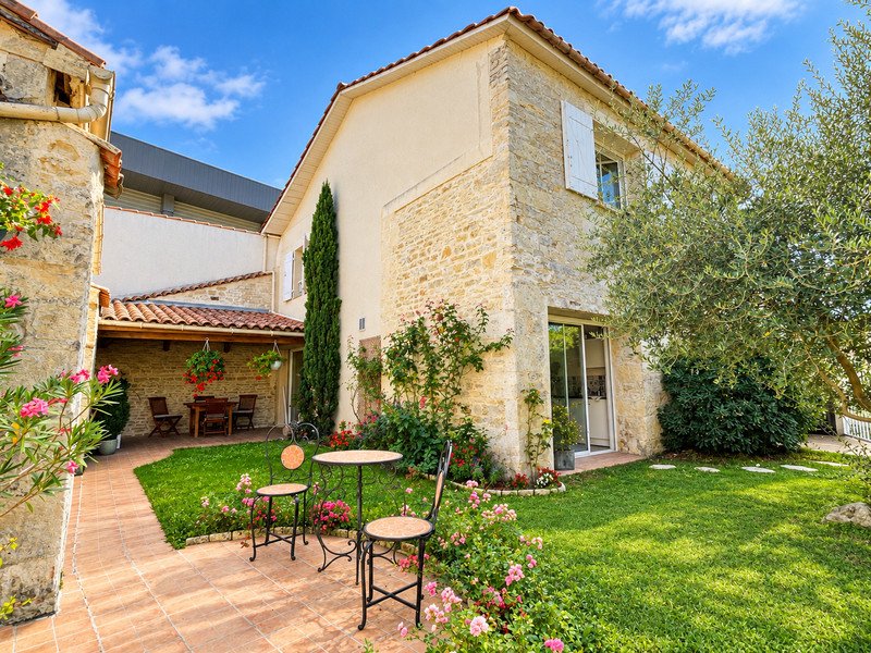 Maison à vendre, 162m², Aigre