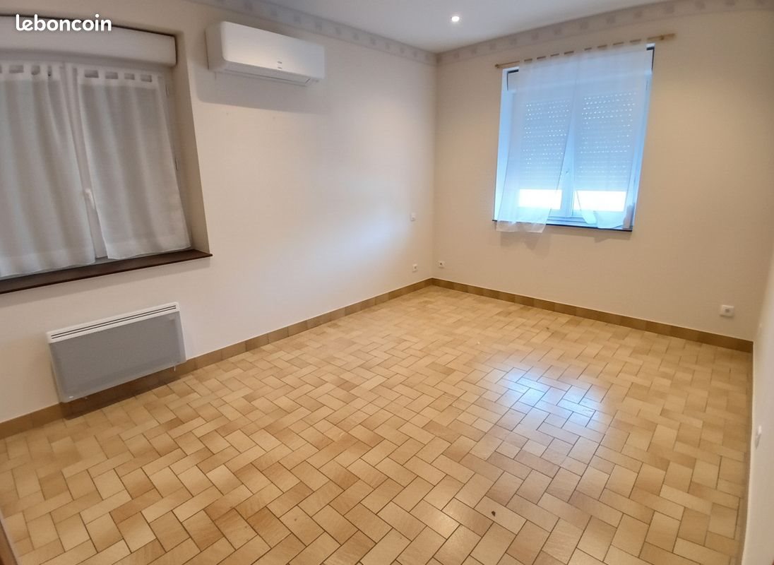 Maison à louer, 70m², Saint-Georges-Buttavent
